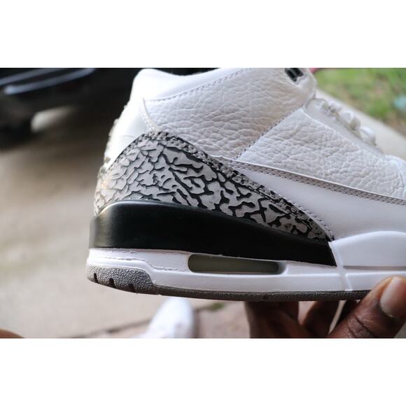 Air Jordan 3 main image 4